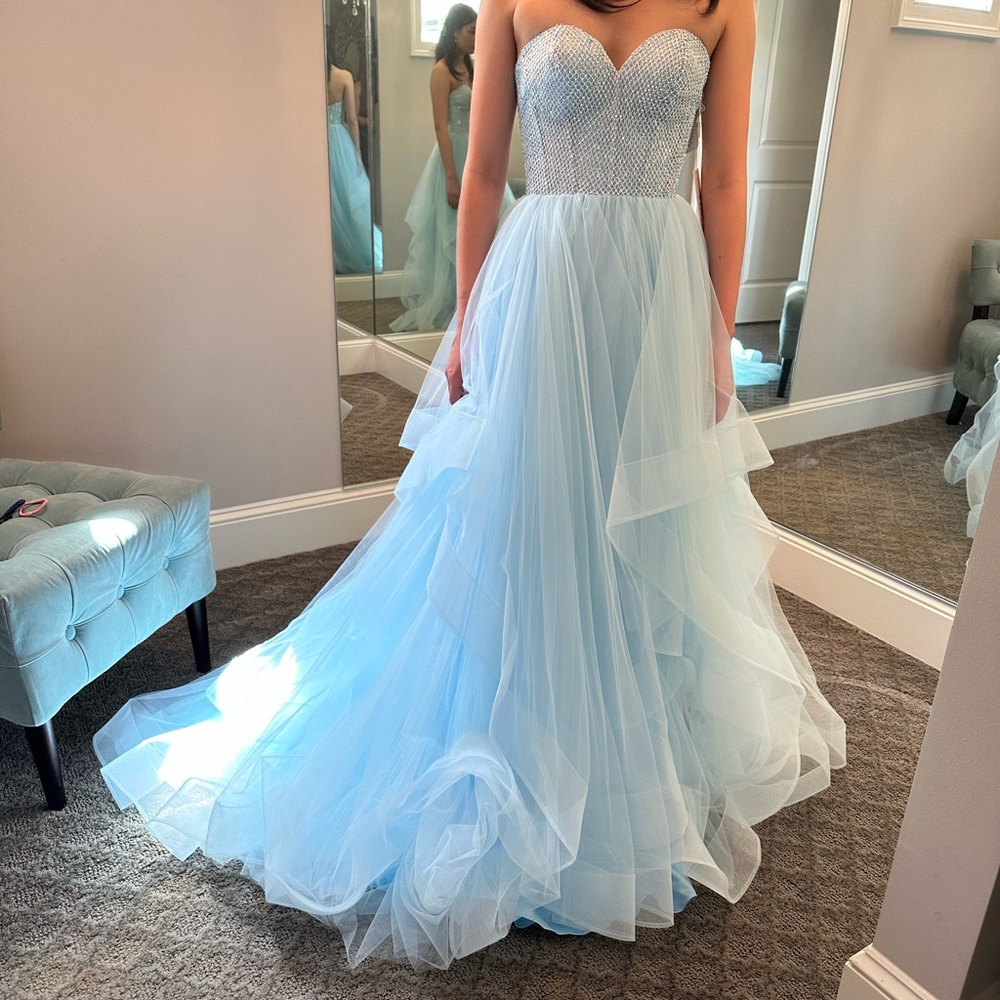 Vienna Prom Blue Sweetheart Strapless Gown